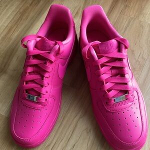 BRAND NEW NIKE AF1 Fireberry (similar to a Barbie Pink) Sz 7.5 Nvr worn! NWOT